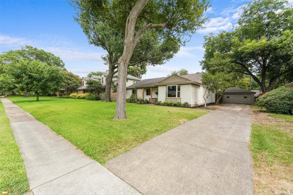 925 Fernwood Drive Richardson TX 75080