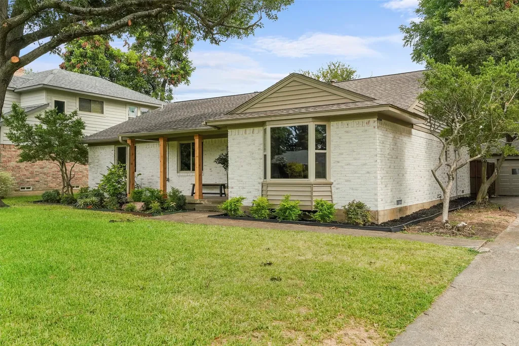 925 Fernwood Drive Richardson TX 75080