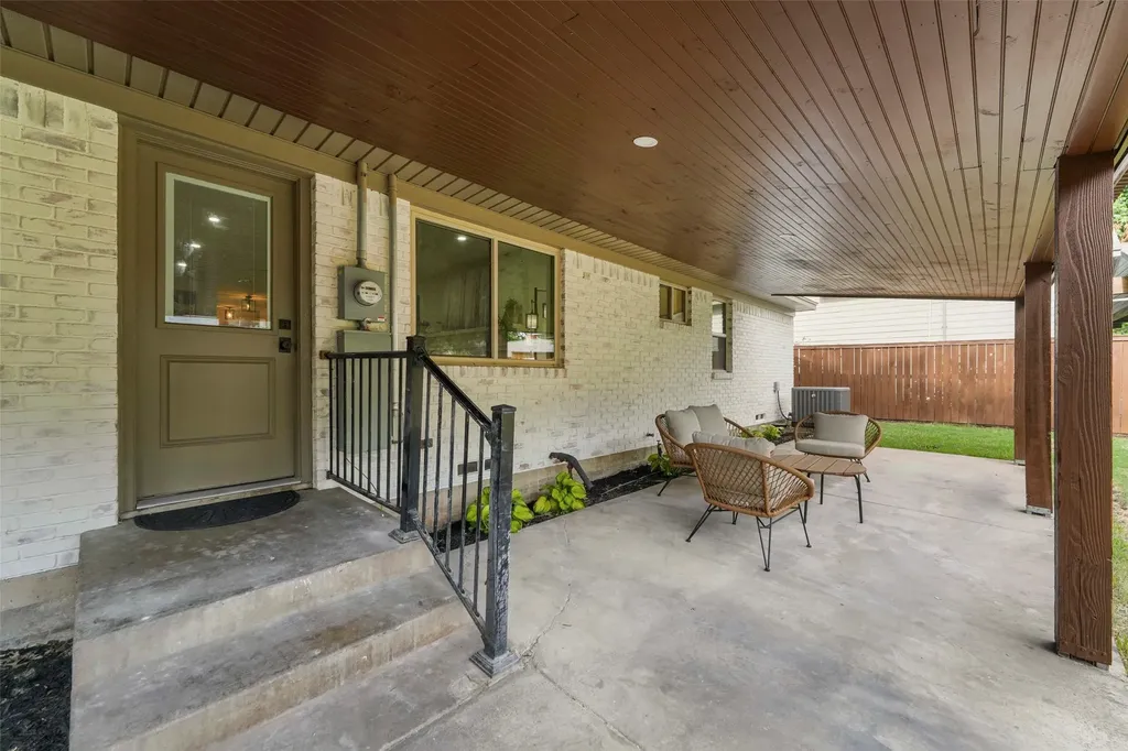 925 Fernwood Drive Richardson TX 75080