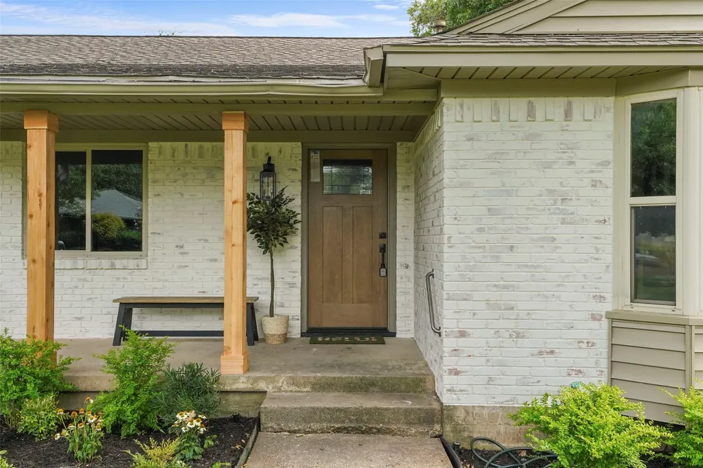 925 Fernwood Drive Richardson TX 75080