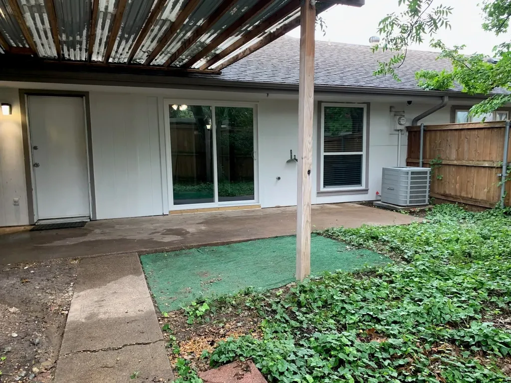 13652 Flagstone Lane Dallas TX 75240