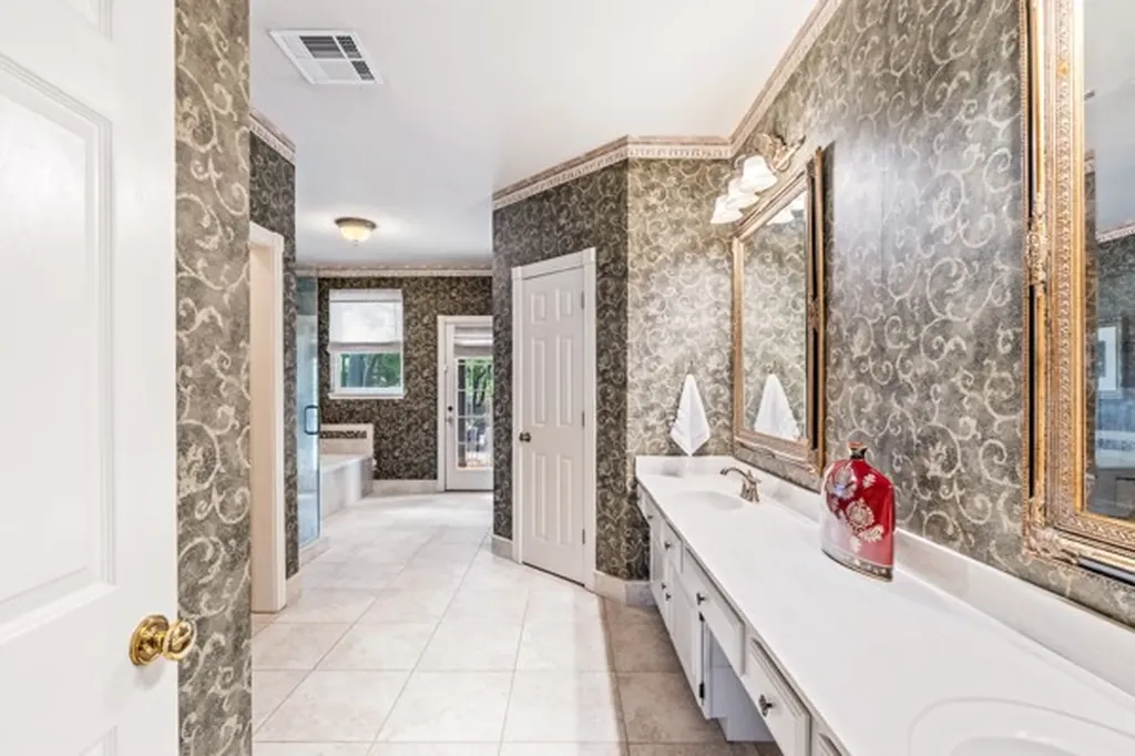 150 Creekside Drive Double Oak TX 75077