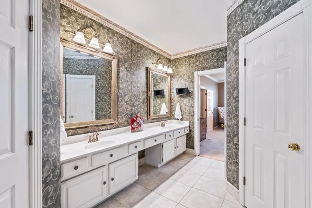 150 Creekside Drive Double Oak TX 75077