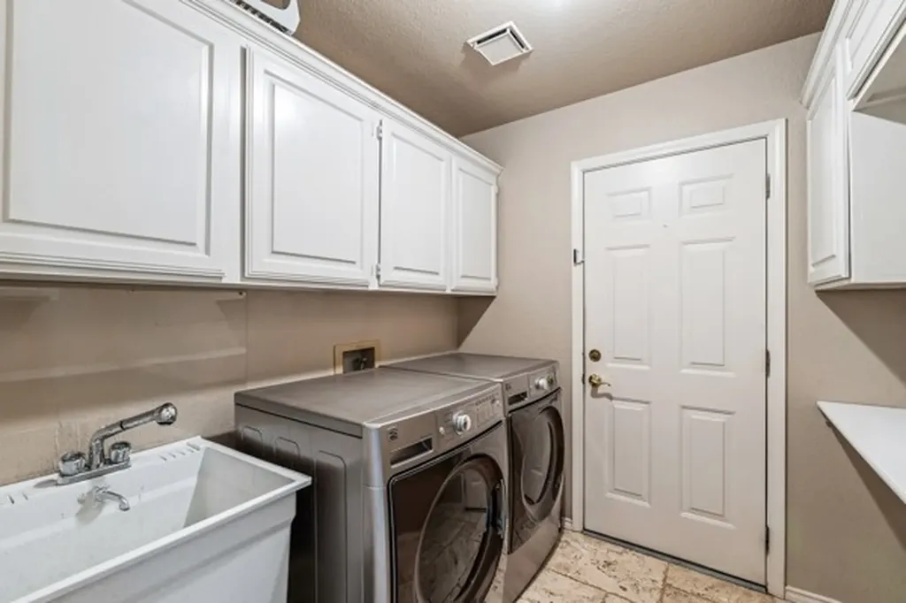 150 Creekside Drive Double Oak TX 75077