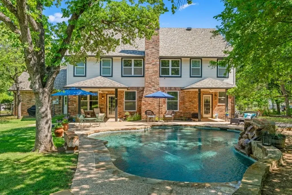 150 Creekside Drive Double Oak TX 75077