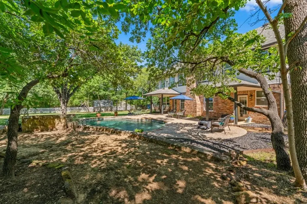 150 Creekside Drive Double Oak TX 75077