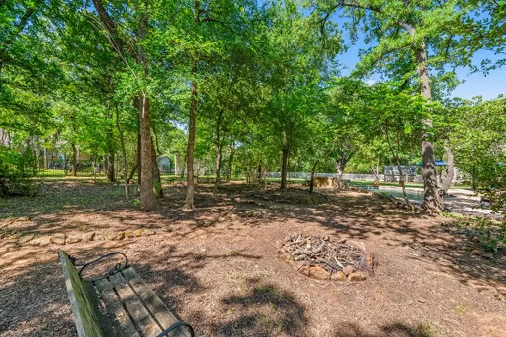 150 Creekside Drive Double Oak TX 75077