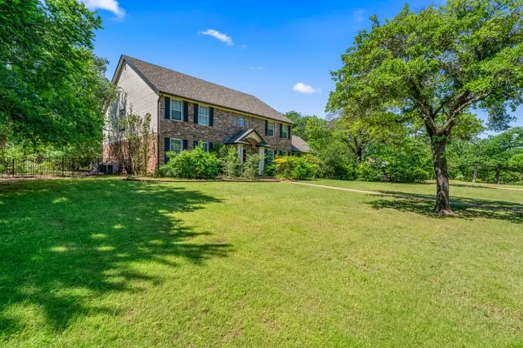 150 Creekside Drive Double Oak TX 75077