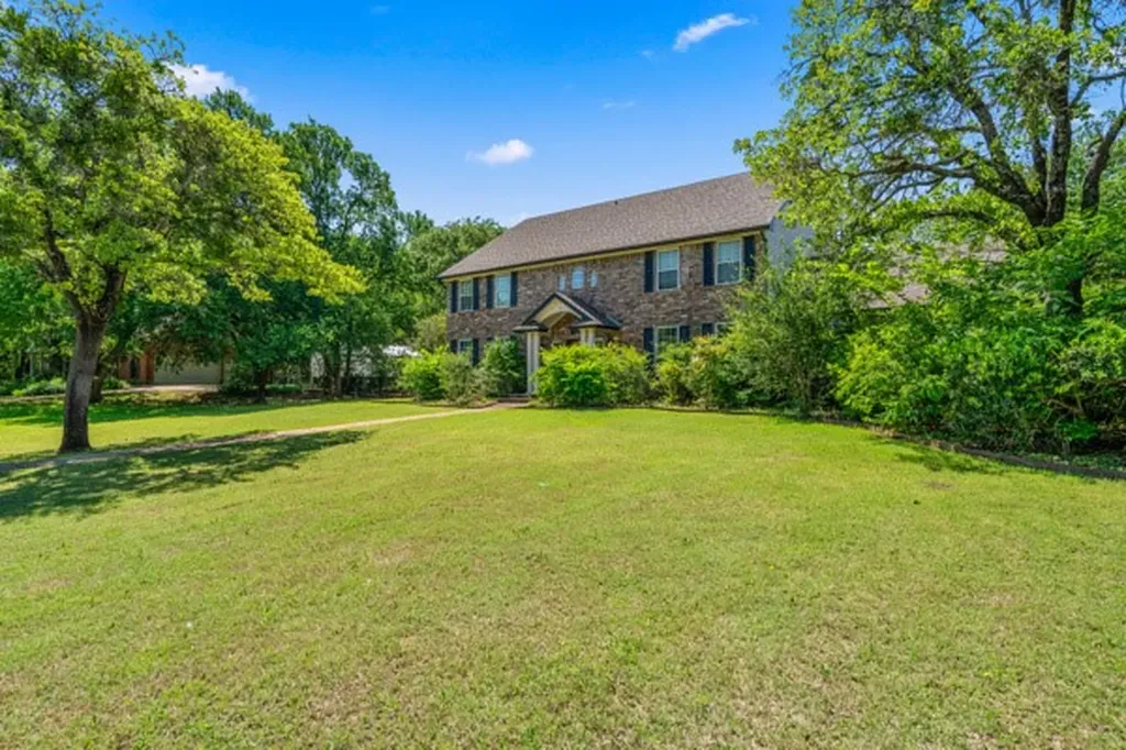 150 Creekside Drive Double Oak TX 75077
