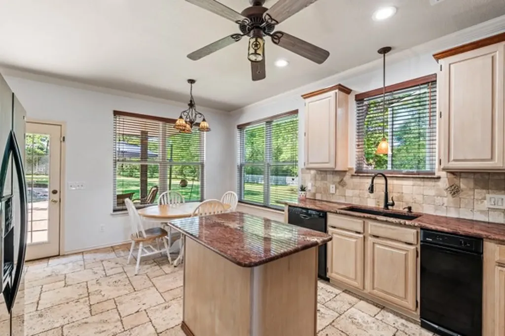 150 Creekside Drive Double Oak TX 75077