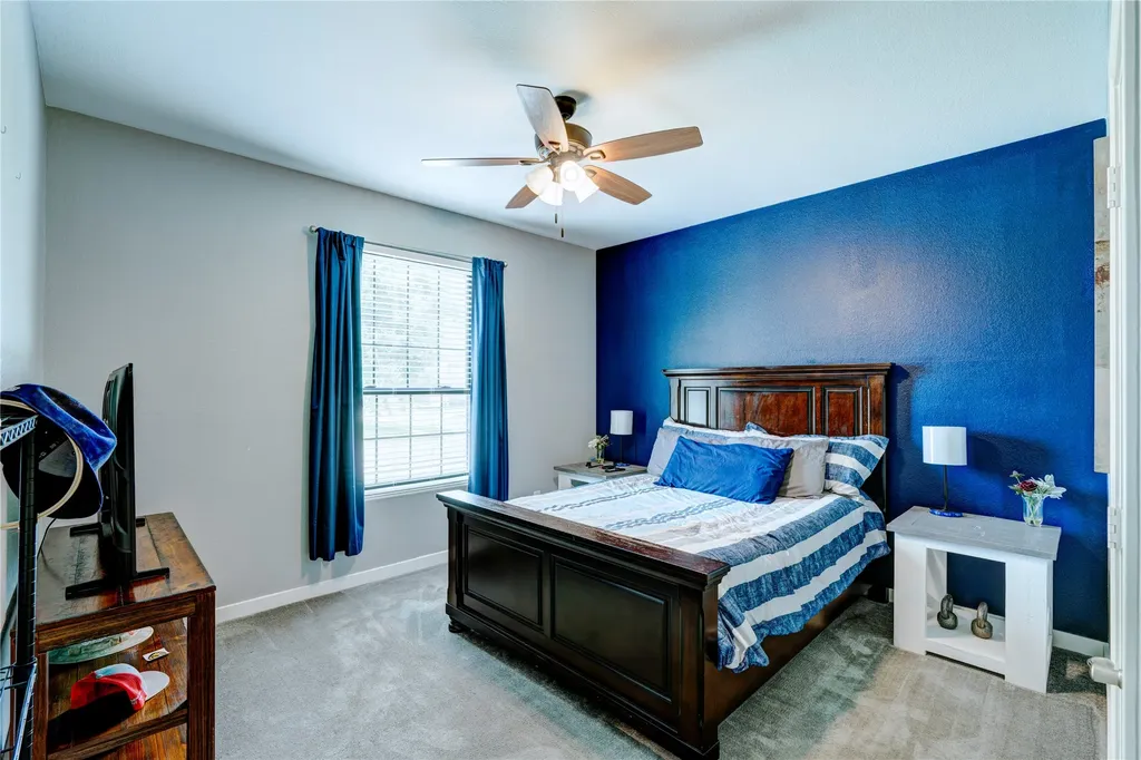1201 Meadowlakes Azle TX 76020