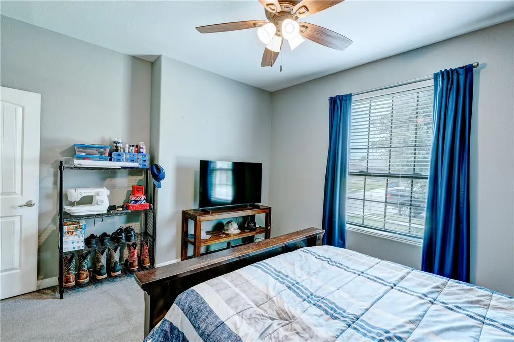 1201 Meadowlakes Azle TX 76020