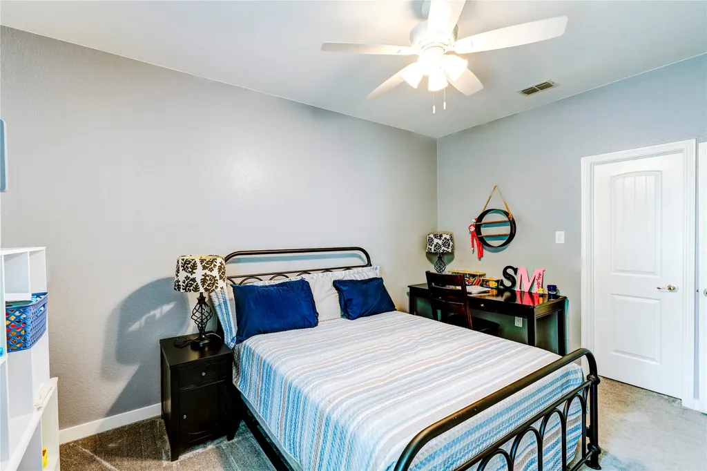 1201 Meadowlakes Azle TX 76020