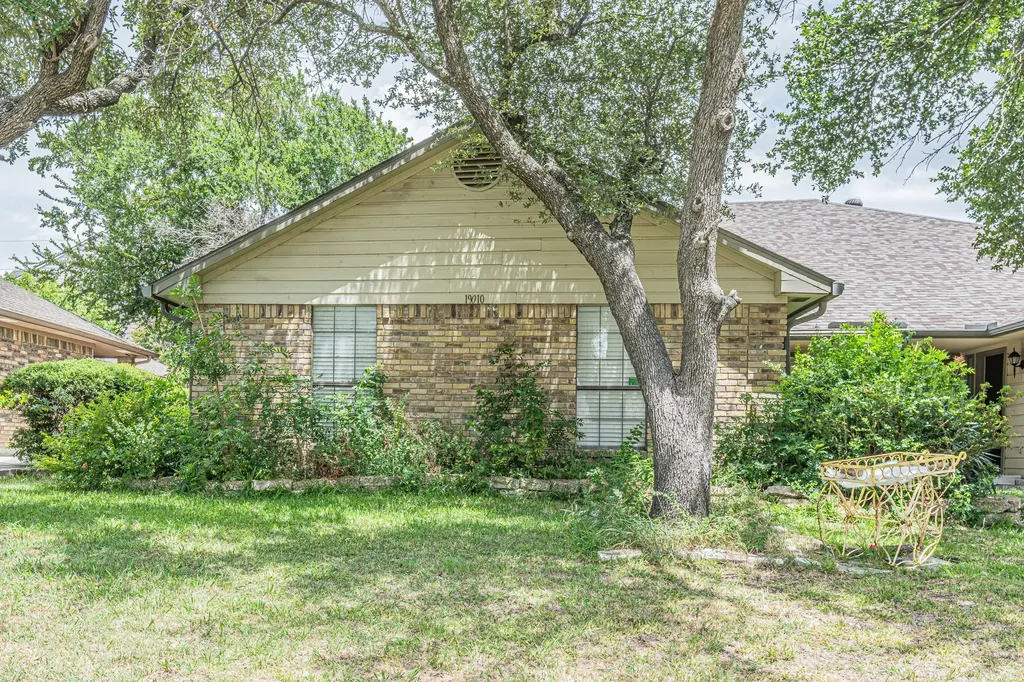 19010 Tupelo Lane Dallas TX 75287