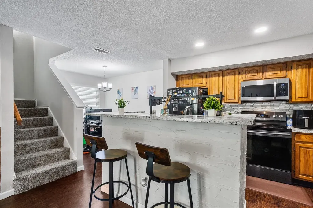2314 Bamboo Drive Arlington TX 76006