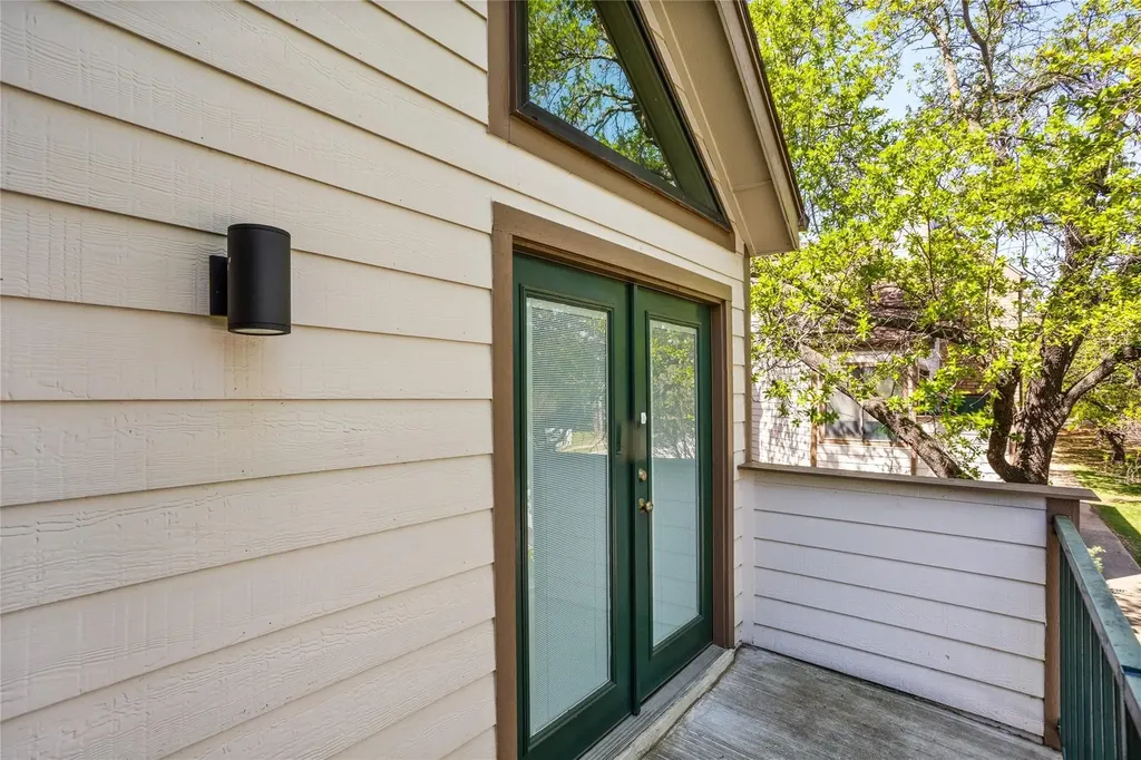 2314 Bamboo Drive Arlington TX 76006