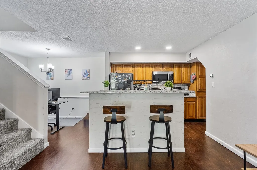 2314 Bamboo Drive Arlington TX 76006
