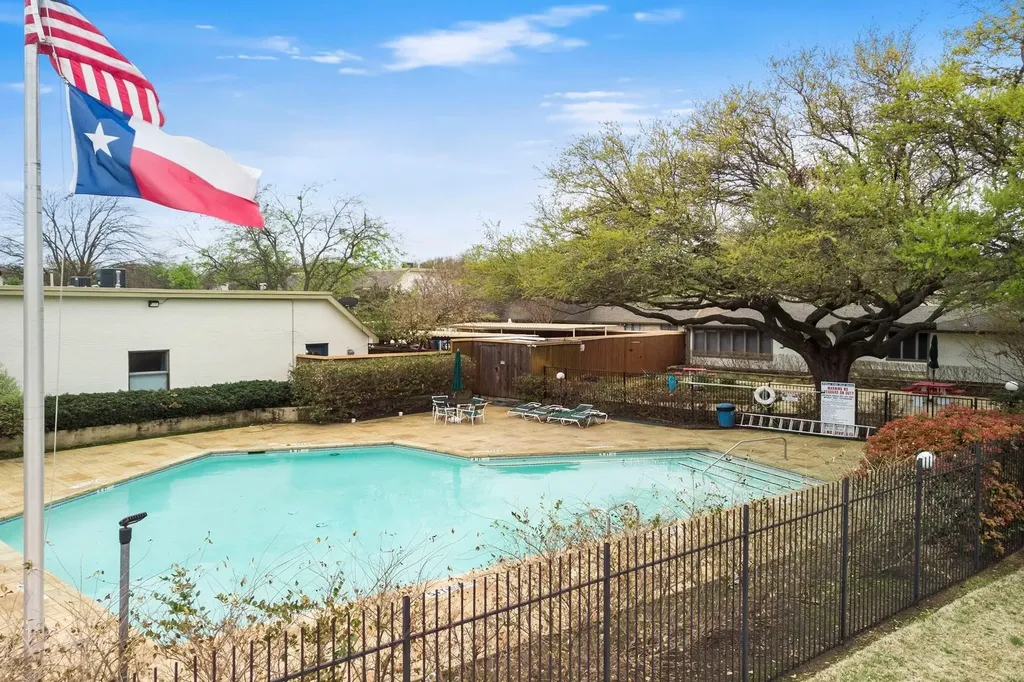 13786 Brookgreen Circle Dallas TX 75240