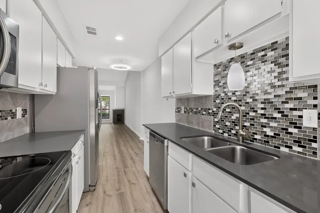 13786 Brookgreen Circle Dallas TX 75240