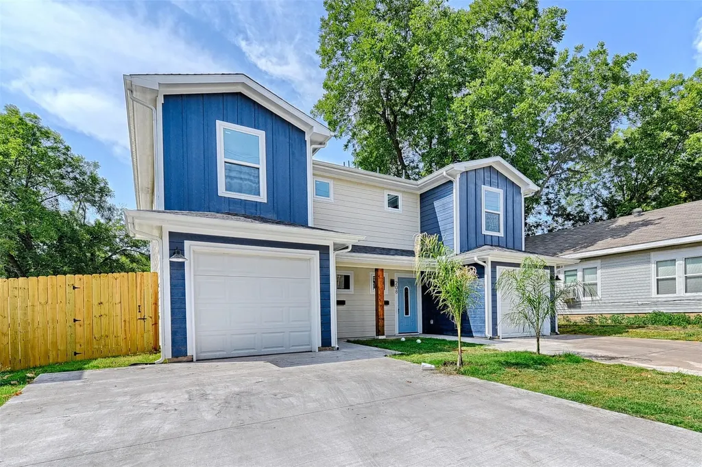 208-212 E Cherry Street Sherman TX 75090