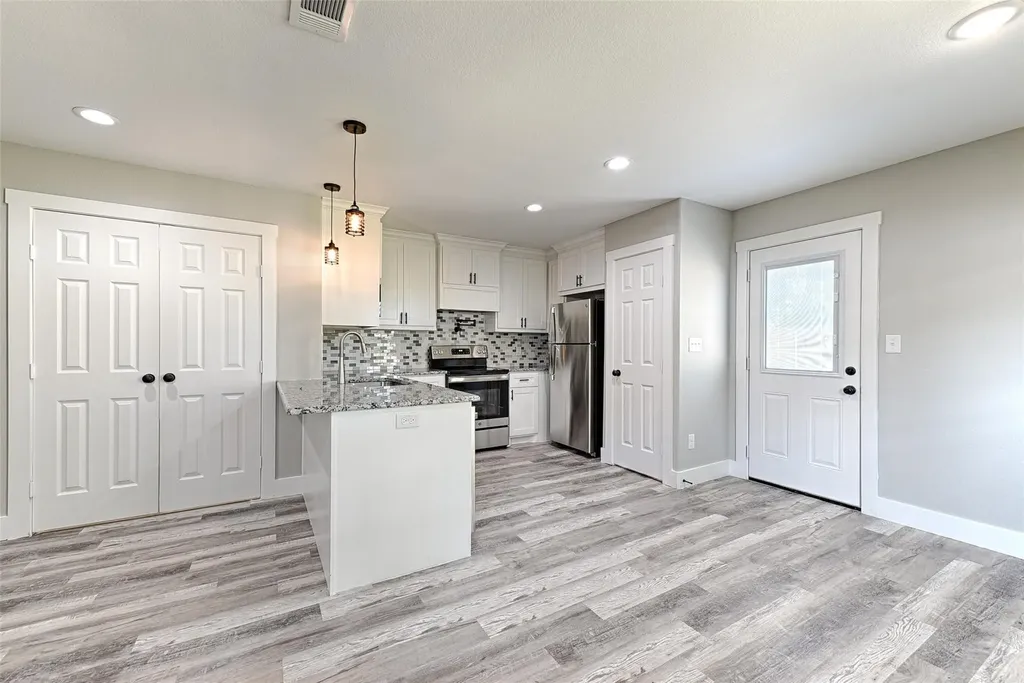 208-212 E Cherry Street Sherman TX 75090