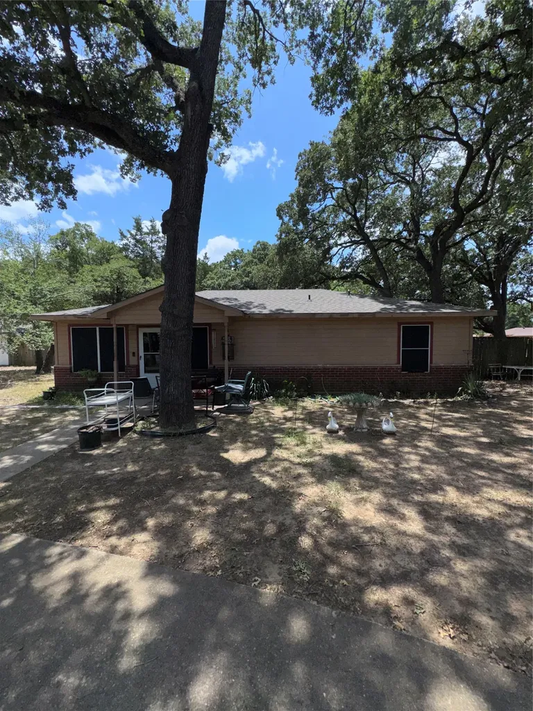 1115 West End Street Terrell TX 75160