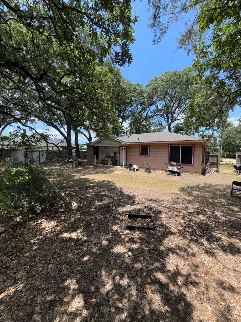 1115 West End Street Terrell TX 75160