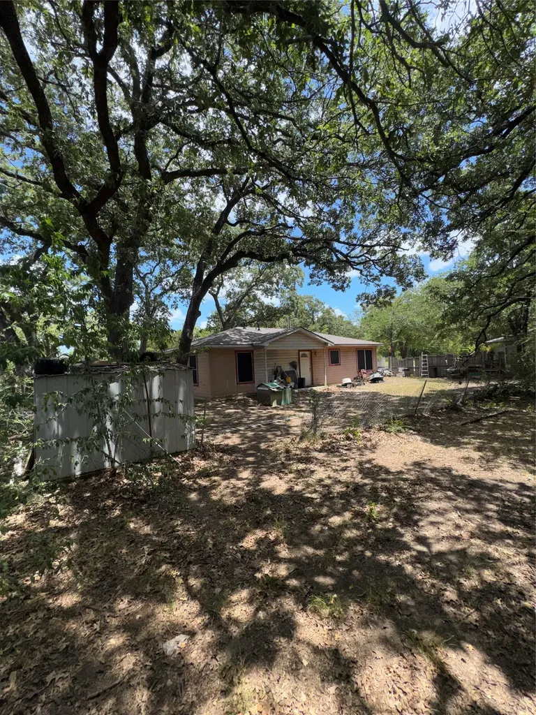 1115 West End Street Terrell TX 75160