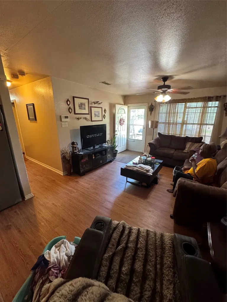 1115 West End Street Terrell TX 75160