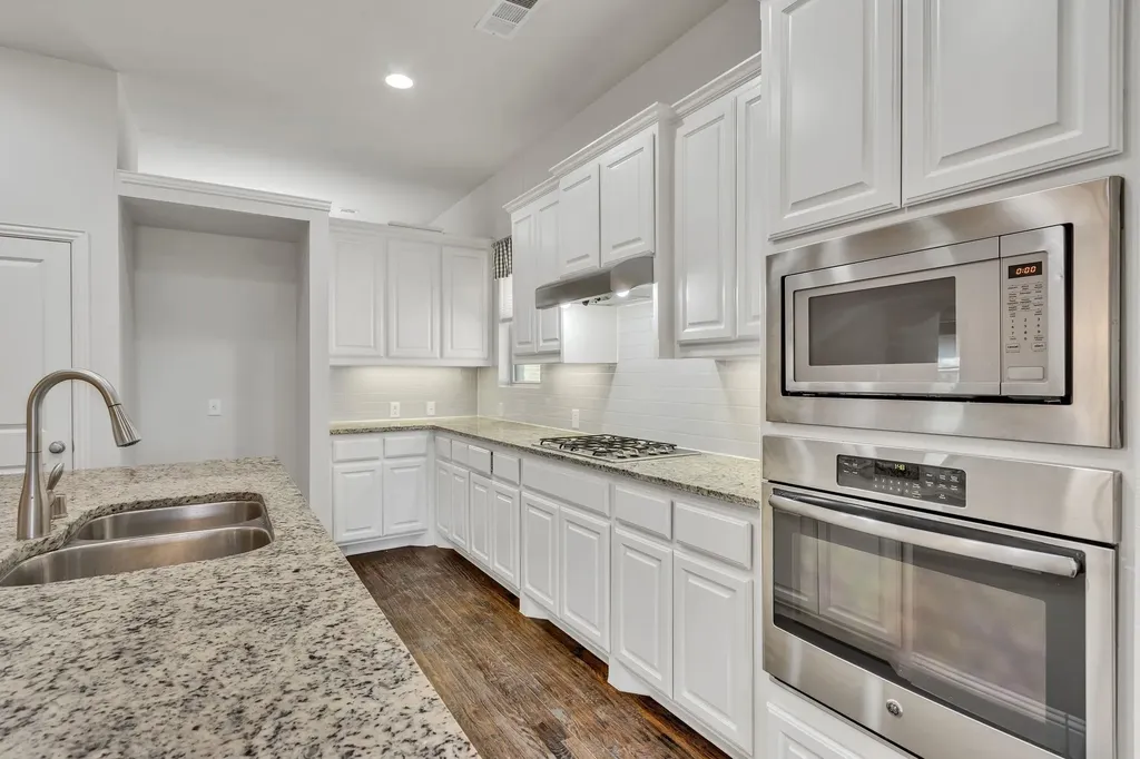 120 Lilypad Bend Argyle TX 76226