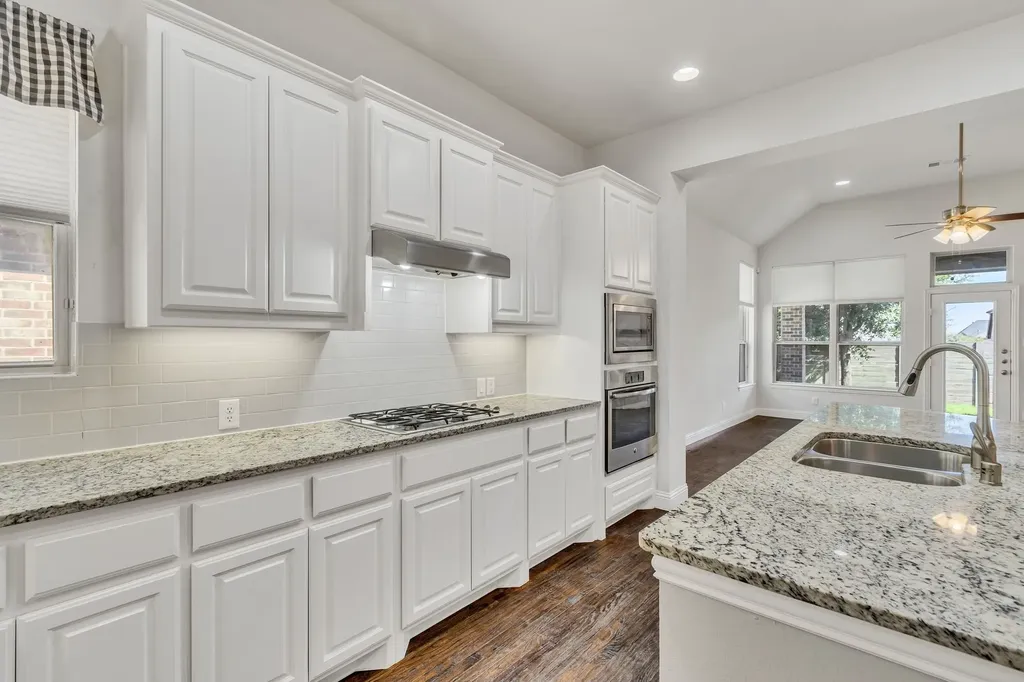 120 Lilypad Bend Argyle TX 76226