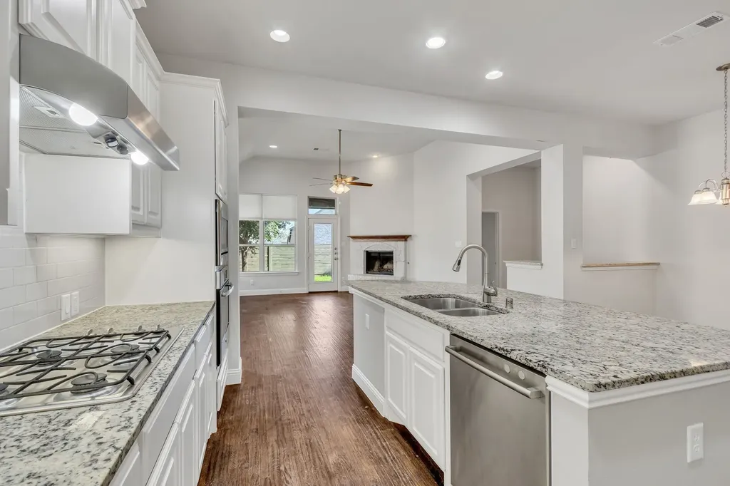 120 Lilypad Bend Argyle TX 76226