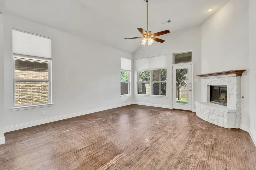 120 Lilypad Bend Argyle TX 76226