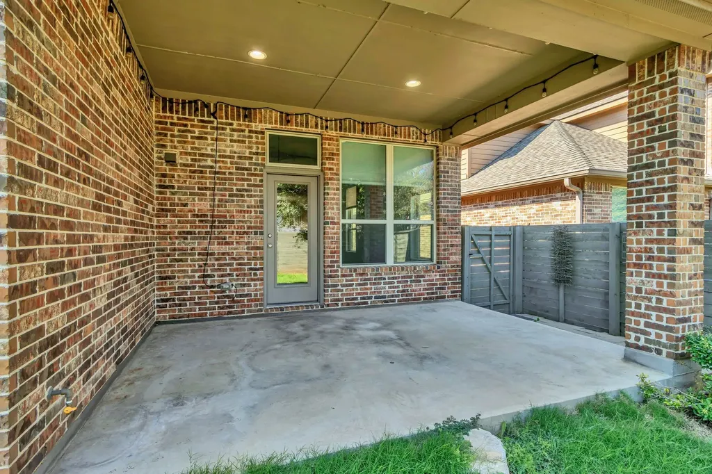 120 Lilypad Bend Argyle TX 76226