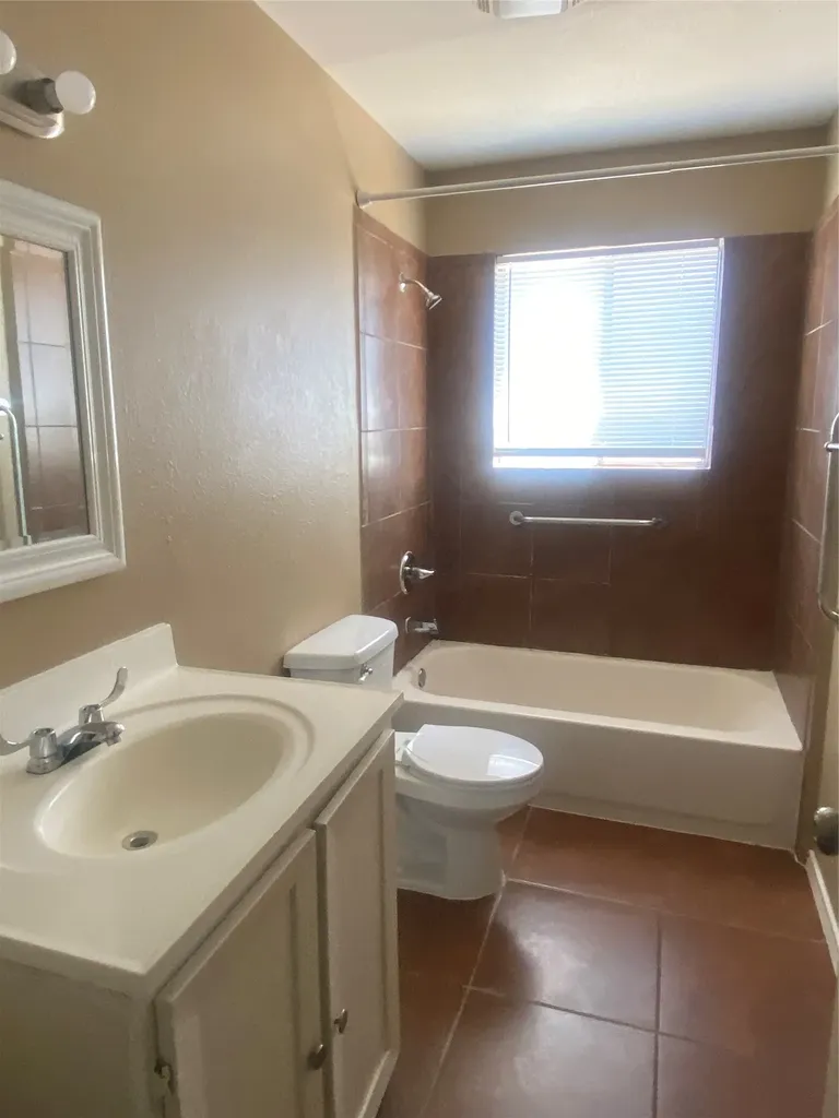 748 Chalk Hill Lane Desoto TX 75115