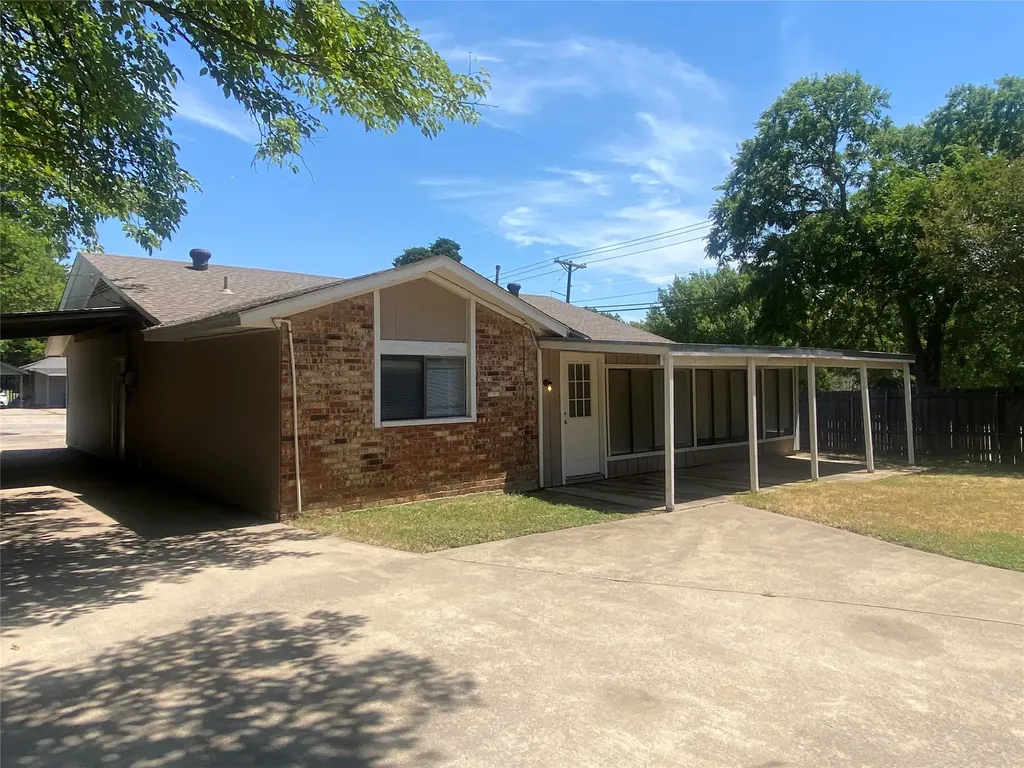 748 Chalk Hill Lane Desoto TX 75115