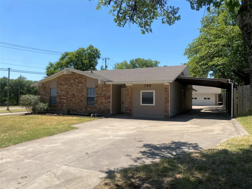 748 Chalk Hill Lane Desoto TX 75115