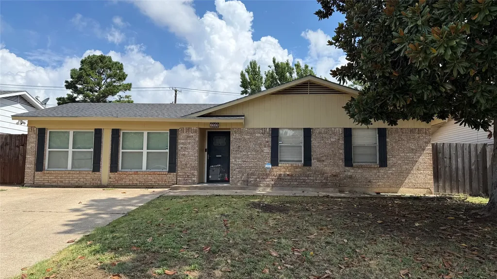 1505 Montclair Street Arlington TX 76015