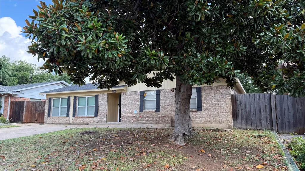 1505 Montclair Street Arlington TX 76015