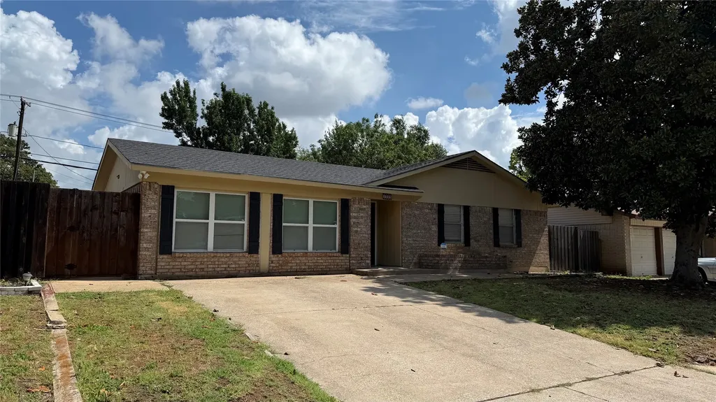 1505 Montclair Street Arlington TX 76015