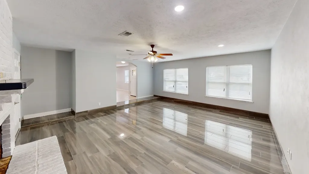 1505 Montclair Street Arlington TX 76015