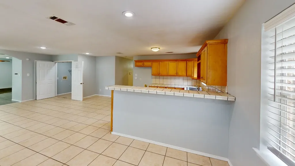 1505 Montclair Street Arlington TX 76015