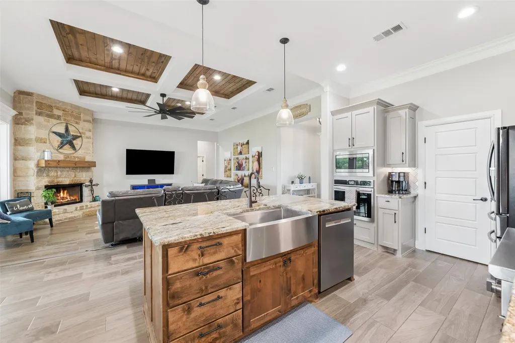 140 Clayton Crossing Springtown TX 76082