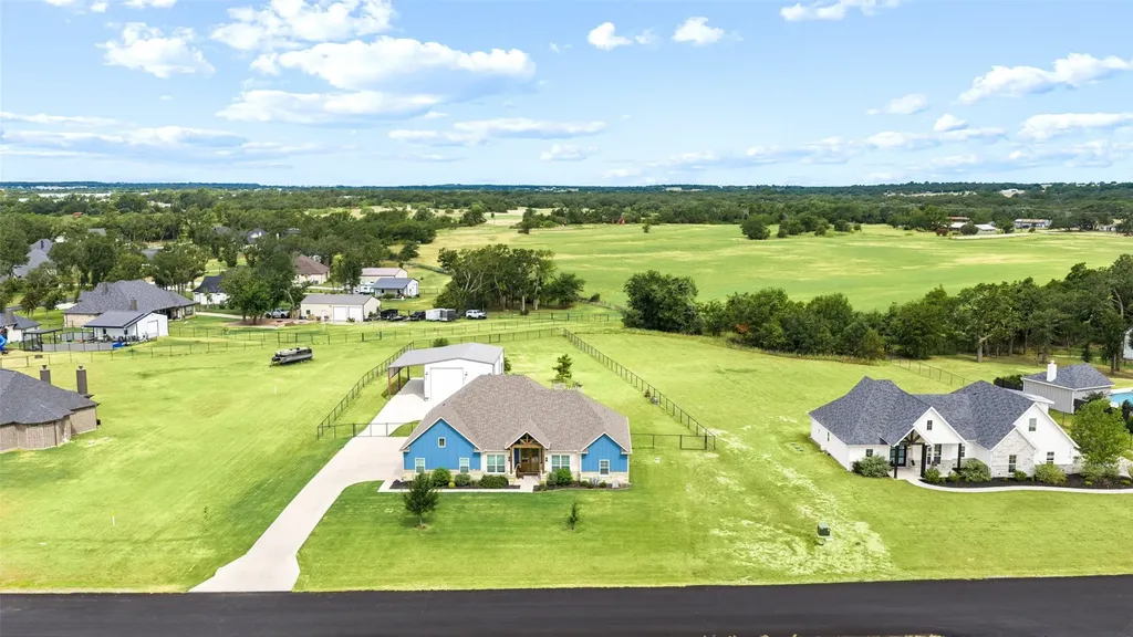 140 Clayton Crossing Springtown TX 76082