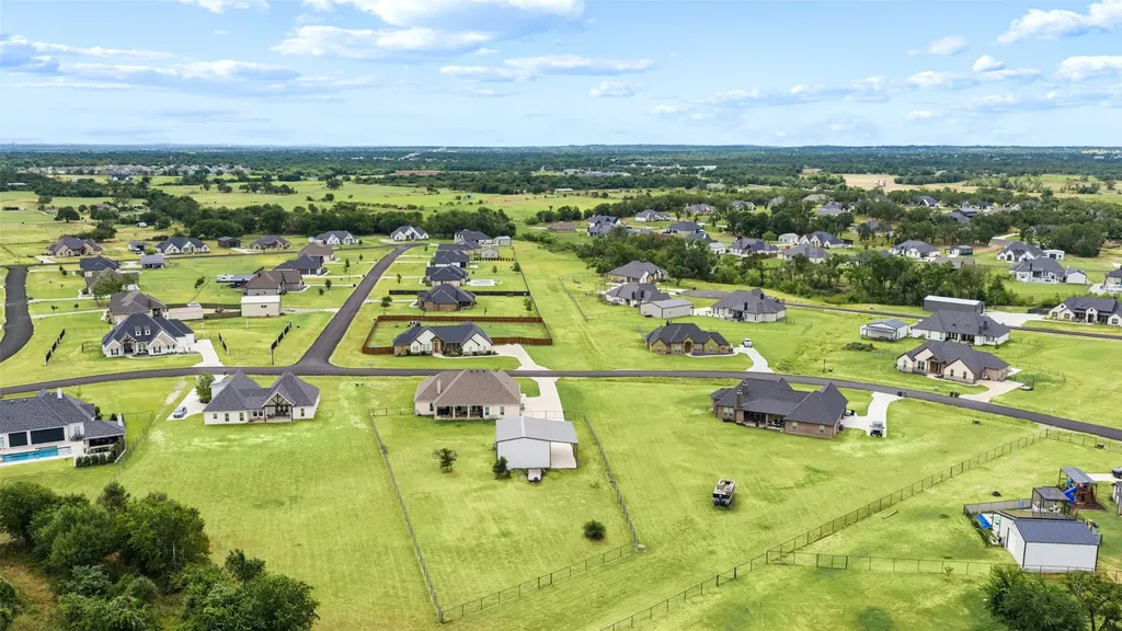 140 Clayton Crossing Springtown TX 76082