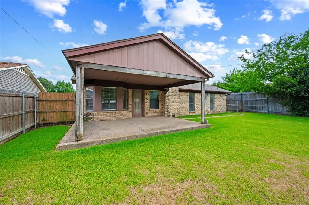 8245 Ulster Drive North Richland Hills TX 76180