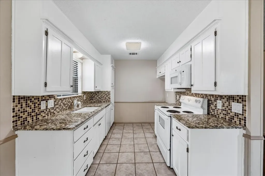 8245 Ulster Drive North Richland Hills TX 76180
