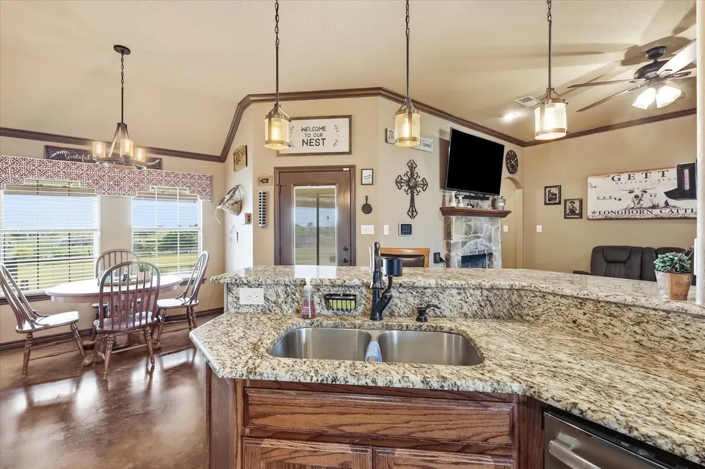 171 Ridge Top Drive Decatur TX 76234