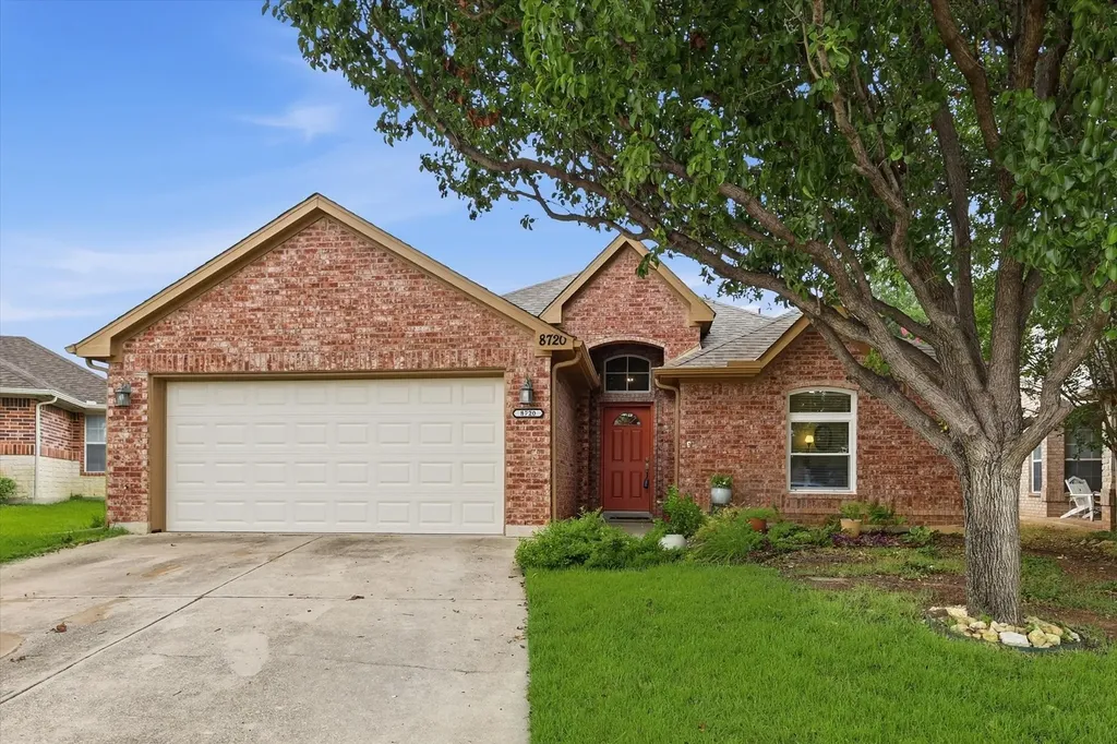 8720 Lariat Circle Fort Worth TX 76244