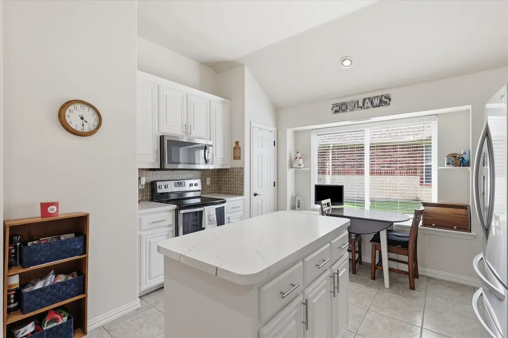 8720 Lariat Circle Fort Worth TX 76244